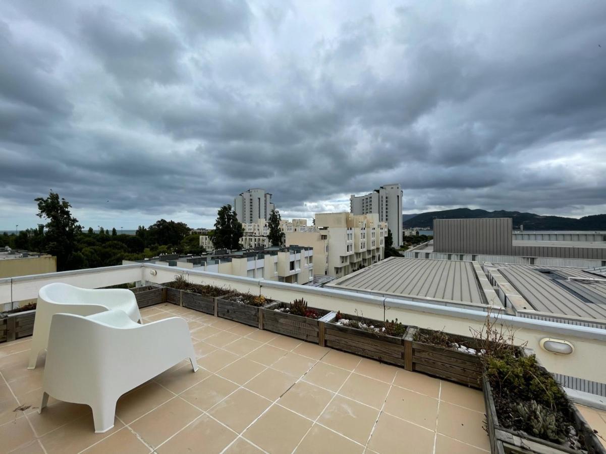 Beautiful Penthouse Apartment With Terrace - 4 Minute Walk To The Beach トロイア エクステリア 写真